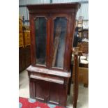 A chiffonier bookcase CONDITION: Please Note - we do not make reference to the