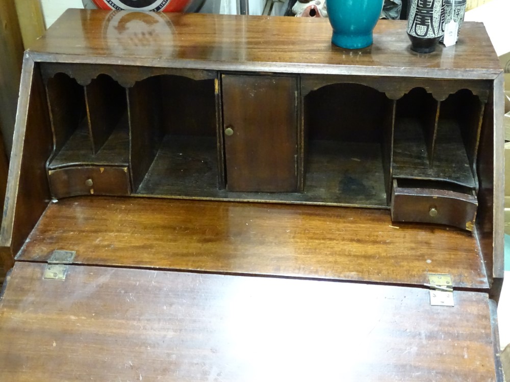 A 20thC mahogany bureau CONDITION: Please Note - we do not make reference to the - Image 2 of 2