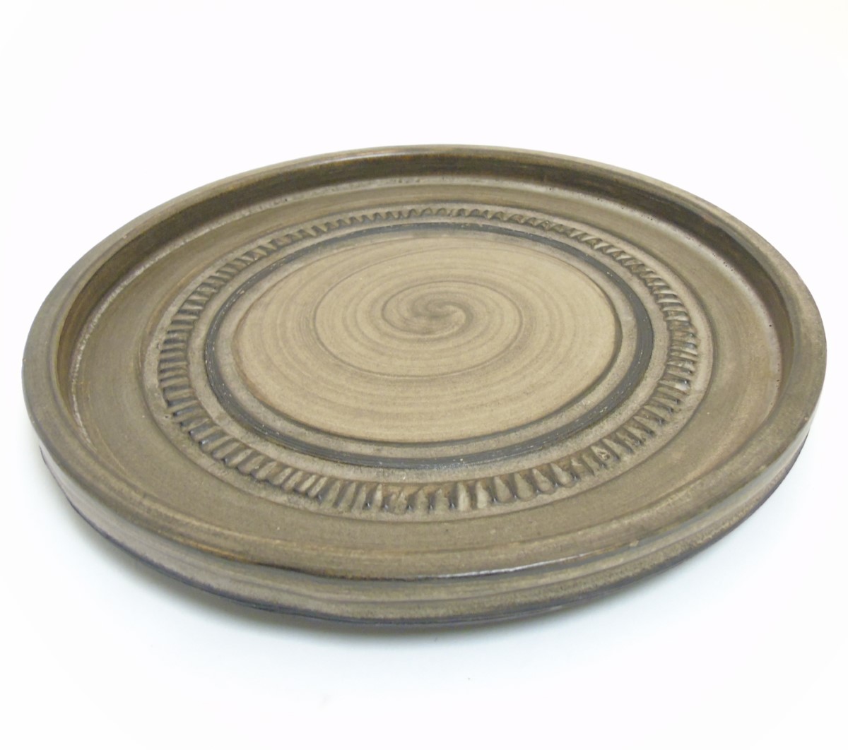 Scandinavian Studio Pottery: mid 20thC A brown Swedish plate by Yourstone, - Image 5 of 5