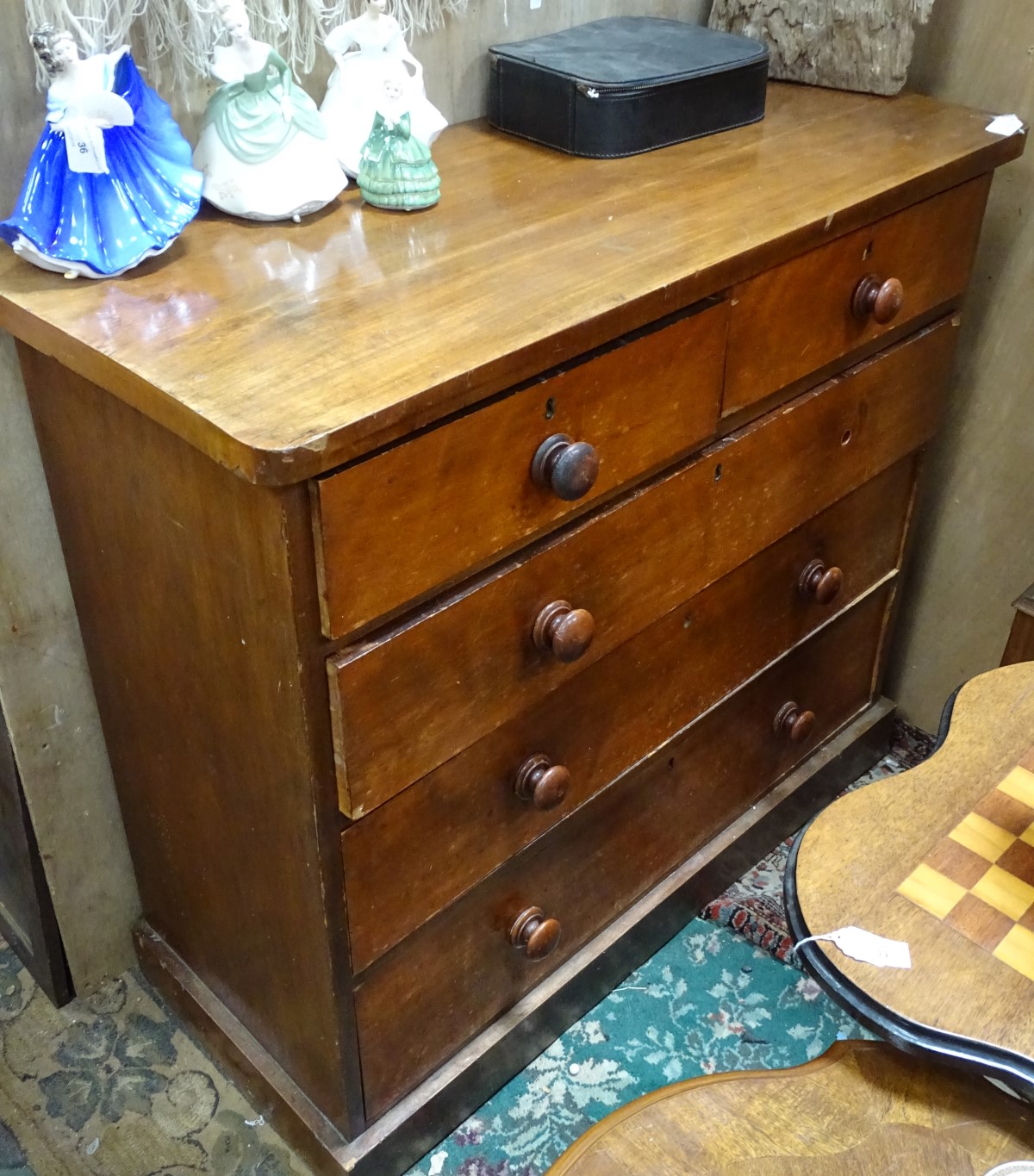 A 19thC chest of drawers comprising 2 short over 3 long drawers CONDITION: Please