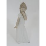 A Lladro figurine CONDITION: Please Note - we do not make reference to the