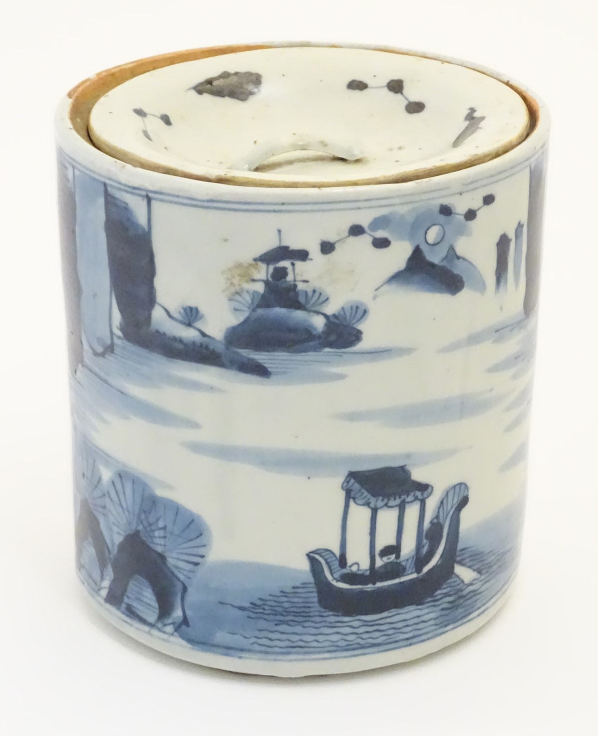 A 19thC Chinese blue and white lidded pot / biscuit barrel decorated with Chinese script and a - Image 3 of 7