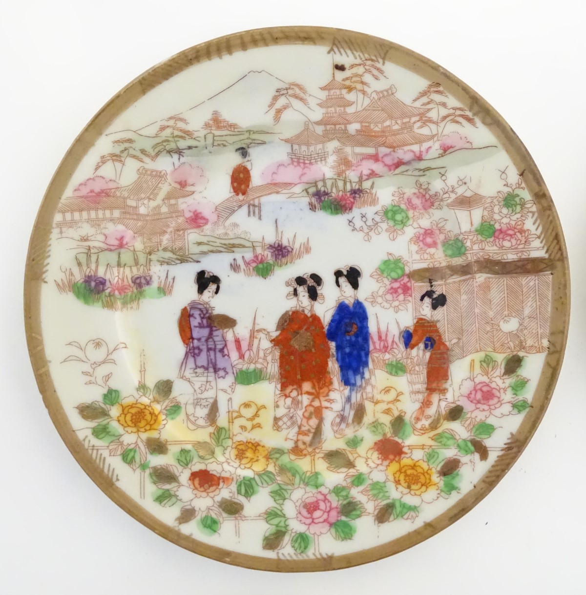 Six Japanese plates depicting figures in traditional dress in an Oriental landscape depicting Mount - Image 6 of 8