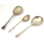 3 various silver spoons comprising a seal top spoon hallmarked Sheffield 1912 maker Thomas Bradbury