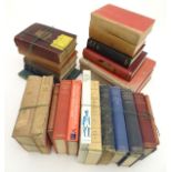 Books: A large quantity of assorted military books,