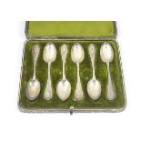 A cased set of 6 silver teaspoons hallmarked London 1909.