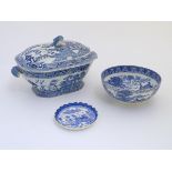 Three assorted blue and white items to include a small lobed dish with a gilt rim in the Willow