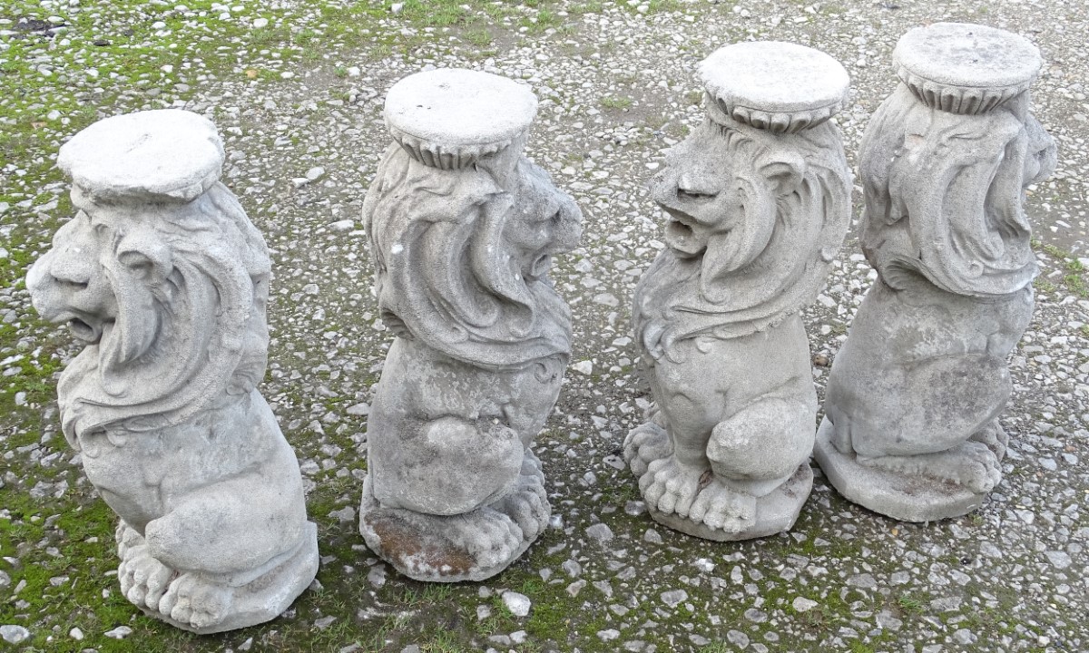 Garden and architectural salvage: A set of four cast composite stone sejant lions / lion supports. - Image 4 of 7