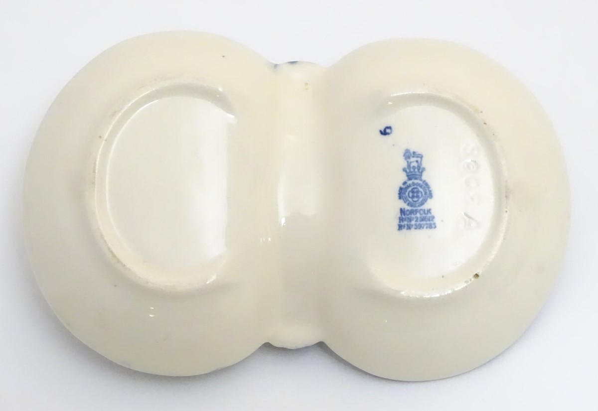 A Royal Doulton blue and white double pin dish, - Image 6 of 7