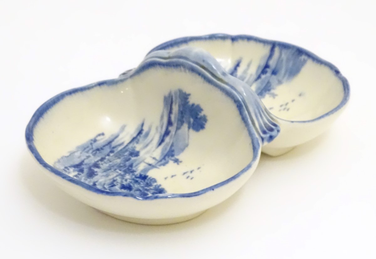 A Royal Doulton blue and white double pin dish, - Image 5 of 7