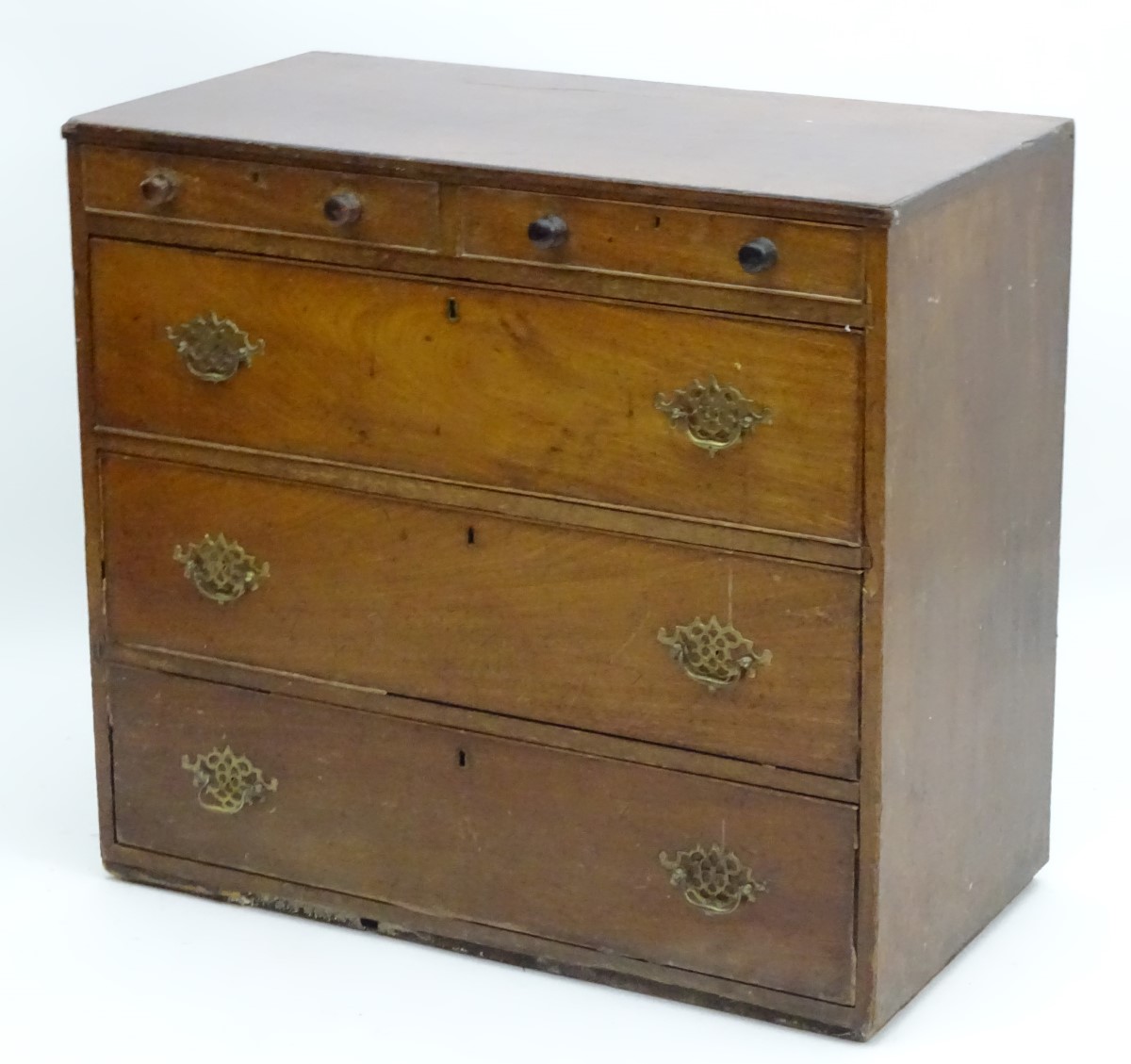 A late 18thC mahogany chest of drawers comprising two short over three long drawers with brass - Image 4 of 6