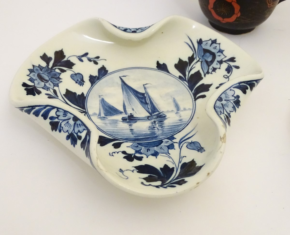 A quantity of ceramic items to include a blue and white Chinese rice bowl, - Image 5 of 13