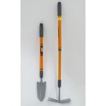 Set of 2 garden tools with extendable handles,