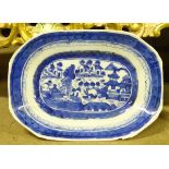 A Chinese blue and white plate CONDITION: Please Note - we do not make reference