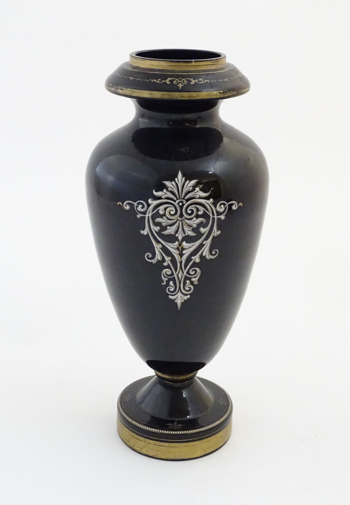 A black memorial glass vase decorated with a portrait of a high ranking German officer / military - Image 5 of 6