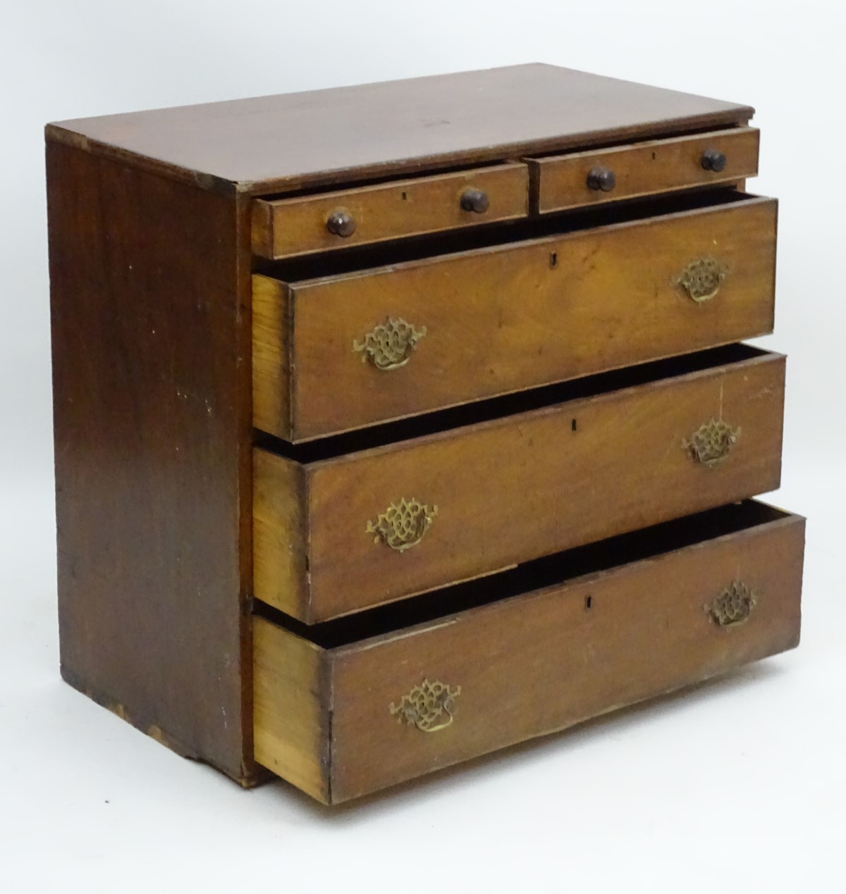 A late 18thC mahogany chest of drawers comprising two short over three long drawers with brass - Image 6 of 6