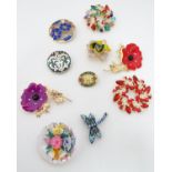 Assortment of brooches CONDITION: Please Note - we do not make reference to the