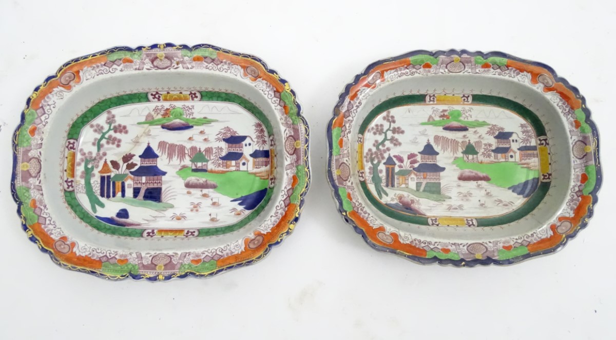 An assorted quantity of iron stone china dinner wares with a chinoiserie scene and clobbered - Image 9 of 15