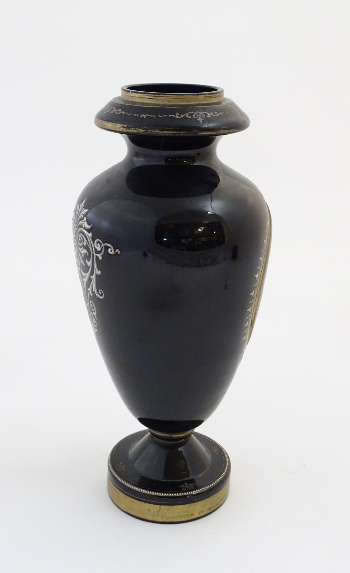 A black memorial glass vase decorated with a portrait of a high ranking German officer / military - Image 6 of 6