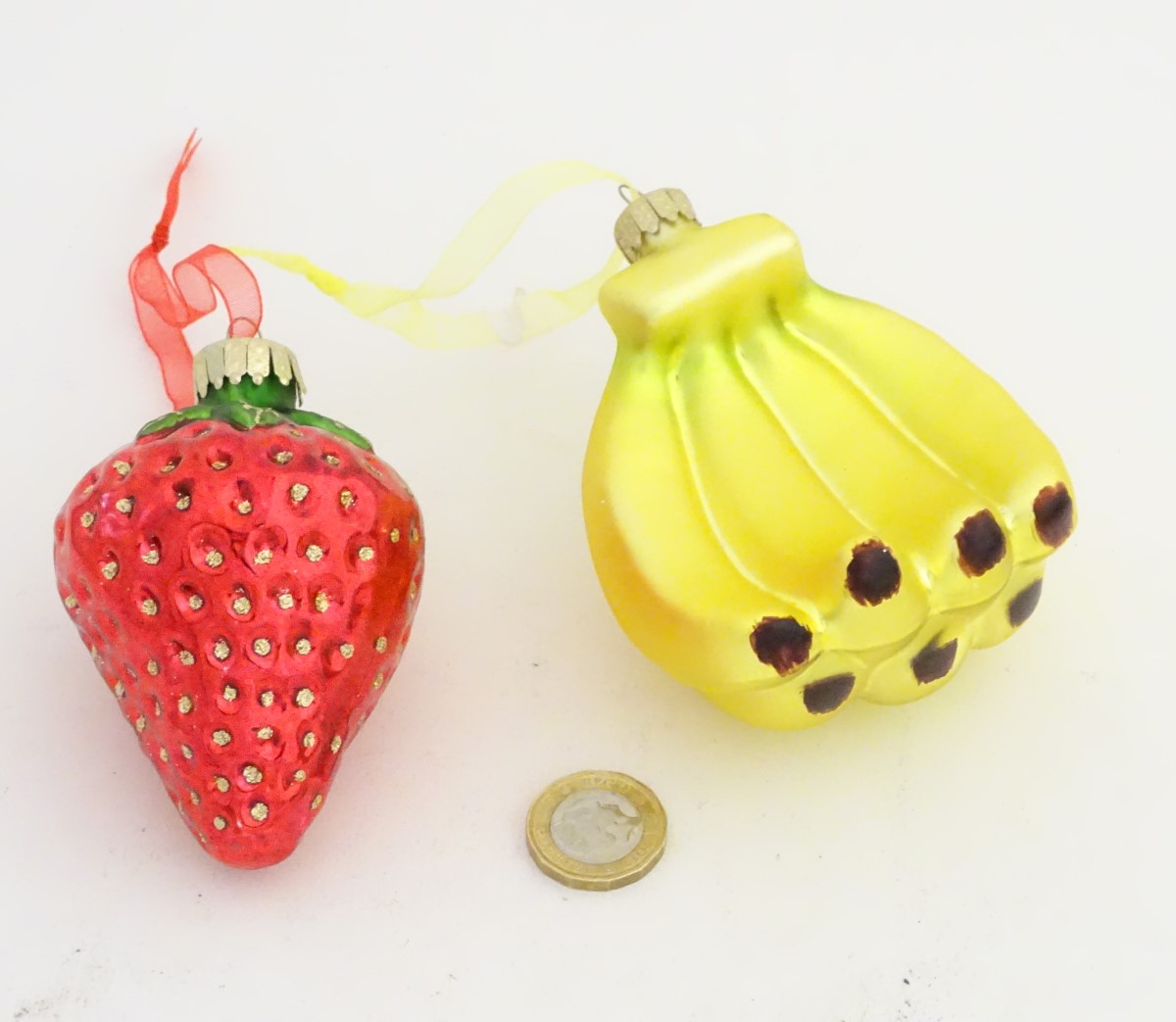 Christmas decorations : two novelty glass baubles one formed as a strawberry the other a bunch of - Image 3 of 7