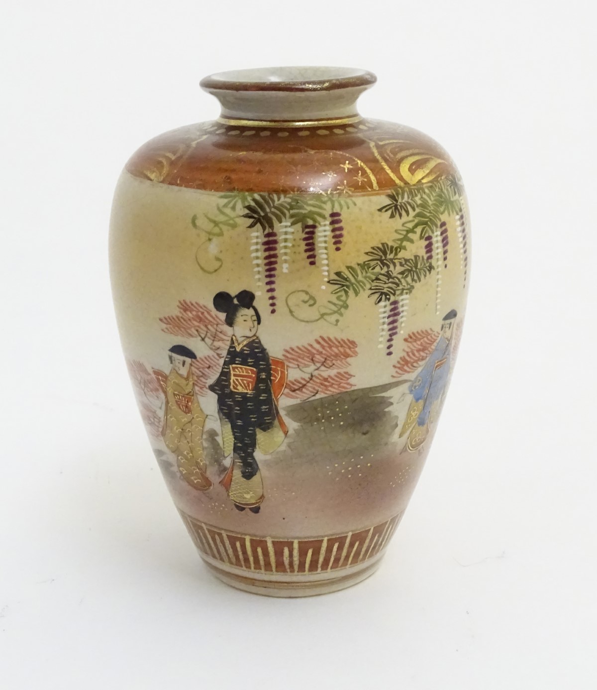 A small Japanese satsuma vase depicting figures in a garden, with gilt highlights. - Image 6 of 8