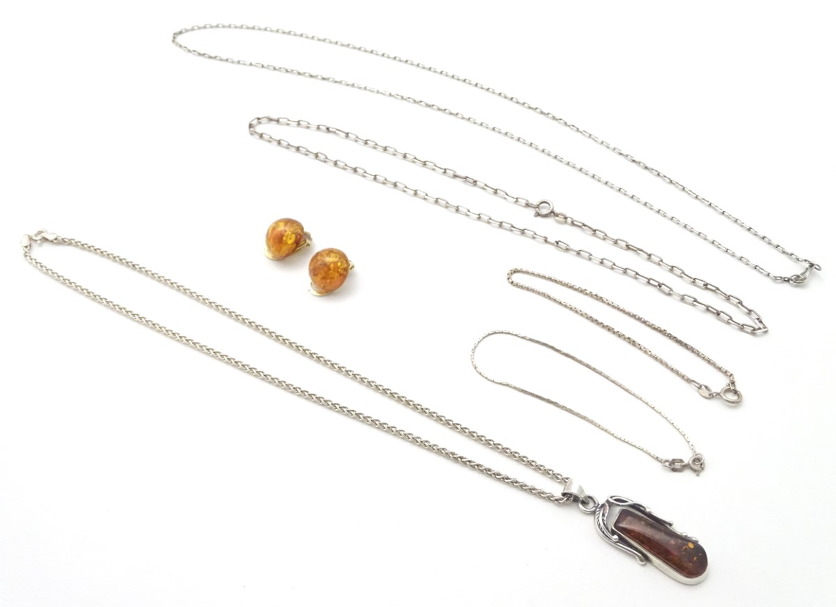 Assorted jewellery including a pair of silver gilt clip earrings set with amber cabochon, - Image 4 of 11