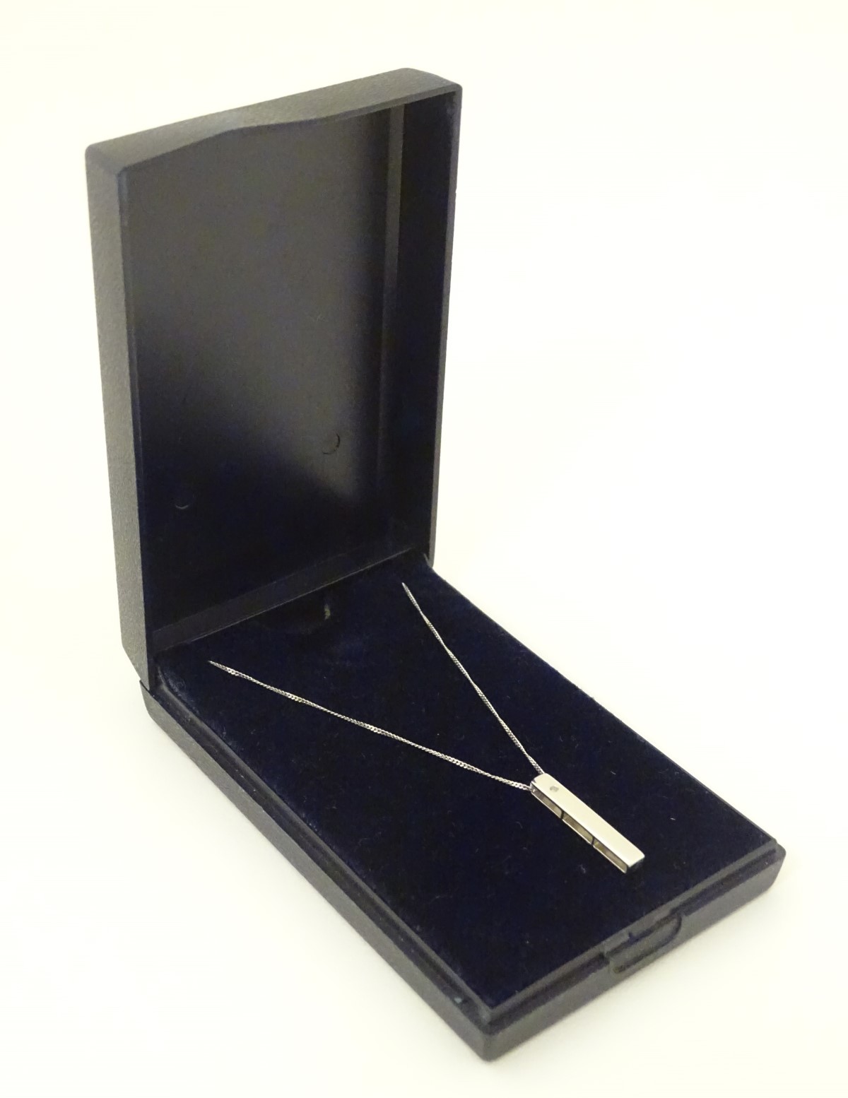 A 9ct white gold necklace and pendant, the pendant set with diamond. Approx. - Image 4 of 6