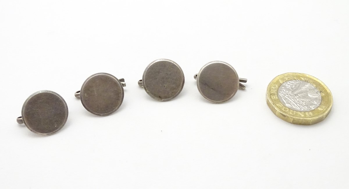 A set of 4 silver buttons hallmarked Birmingham 1907 maker Levi & Salaman. - Image 4 of 4