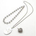 Assorted jewellery including a silver heart shaped locket pendant etc (3) CONDITION: