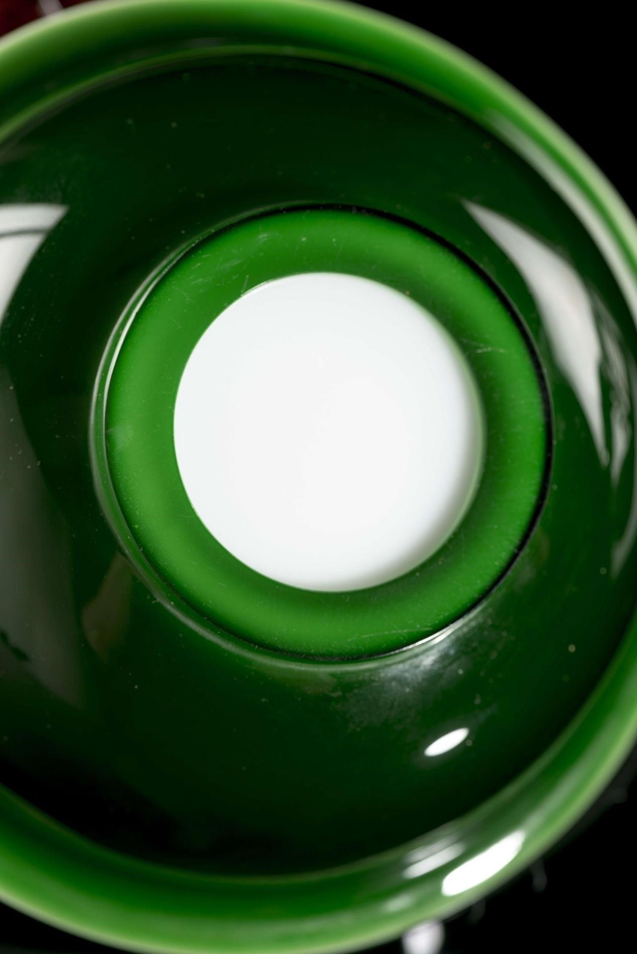 Paire de bols en verre de Pékin multicouche blanc et vert probablement XIXe [...] - Bild 5 aus 6