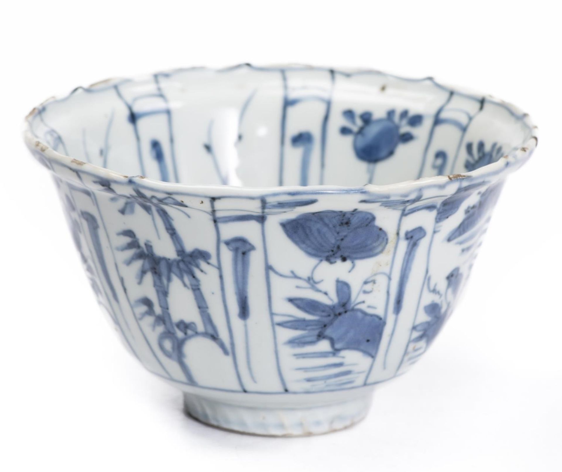 Bol en porcelaine de Chine à décor en bleu et blanc de type kraak, époque Wanli [...]