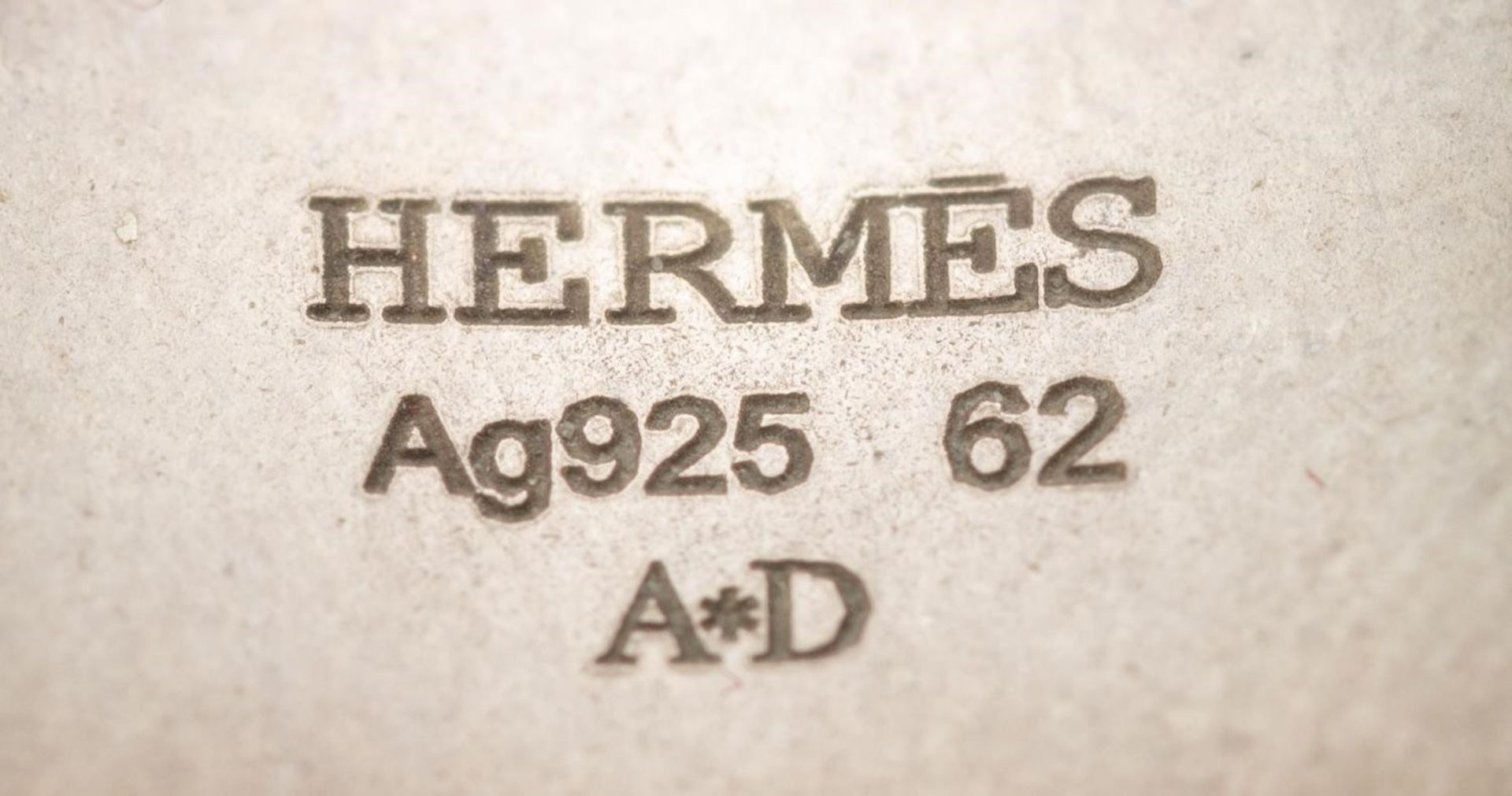 Hermès, bague pour homme en argent .925 et bronze. T. 29 Poids : 19 g [...] - Bild 2 aus 5