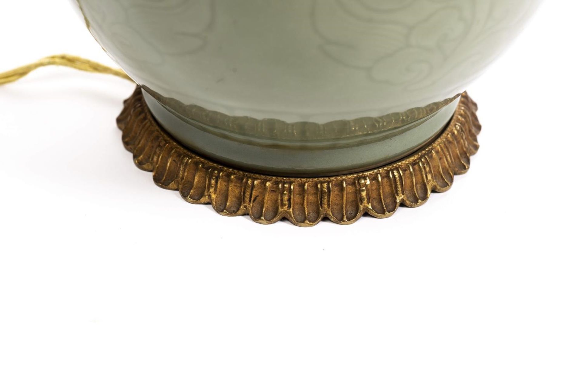Lampe de table à pied en porcelaine de Chine d'époque Qing XVIIIe, à décor [...] - Bild 4 aus 8