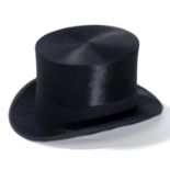 Chapeau haute forme ou haut-de-forme noir provenant de la Grande Chapellerie Centrale [...]