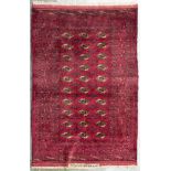 Tapis afghan en soie à 30 Guls Ersari vert noir rose et rouge sur champ rouge avec [...]