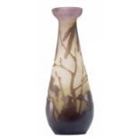 Emile Gallé (1846-1904), vase en verre multicoucheà panse en forme de poire et col [...]