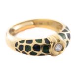 Korloff, bague en or jaune .750 et émail vert sertie d'un diamant de 0.10 cts T. [...]