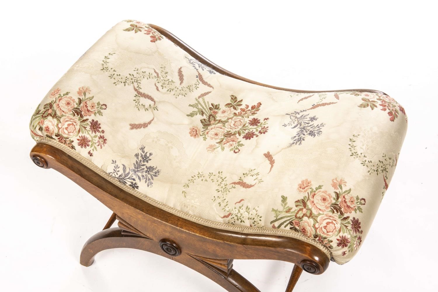 Banquette d'époque Charles X en noyer, XIXe H. 41x63x43 cm - - Mobilier & [...] - Image 3 of 6