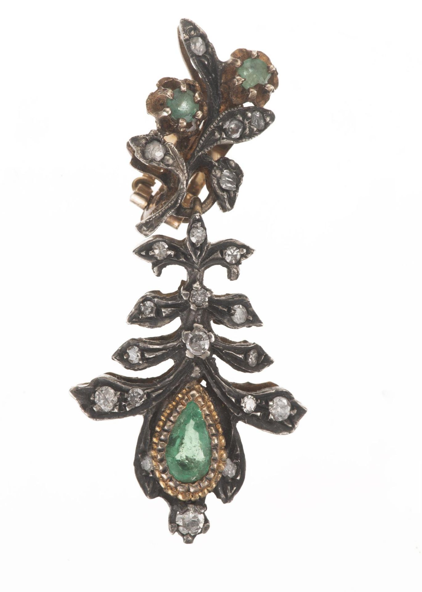 Paire de pendants d'oreilles ancienne en or .750 et argent, clips, diamants taillés [...] - Bild 5 aus 8