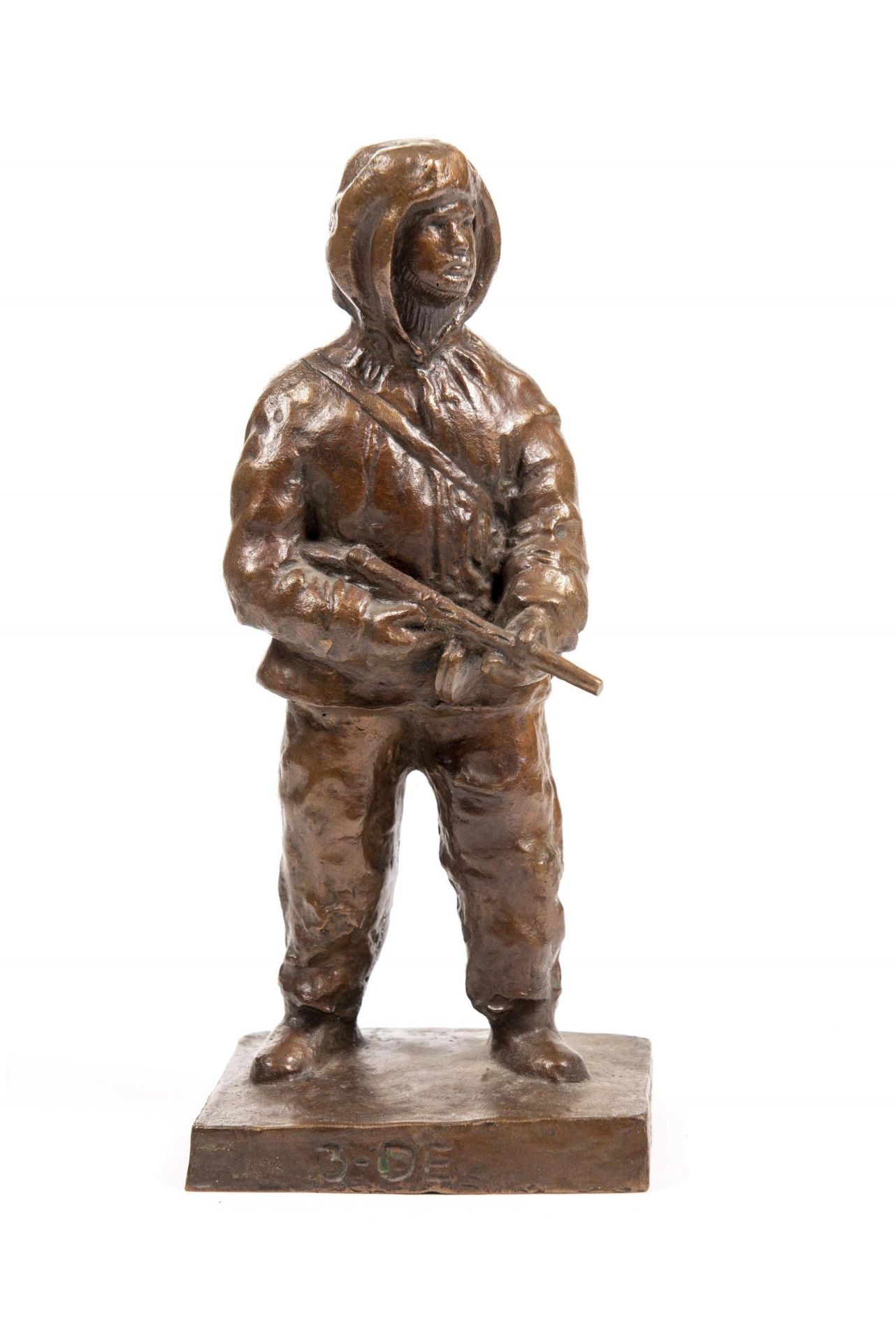 Sculpture en bronze anonyme représenant un chasseur armé