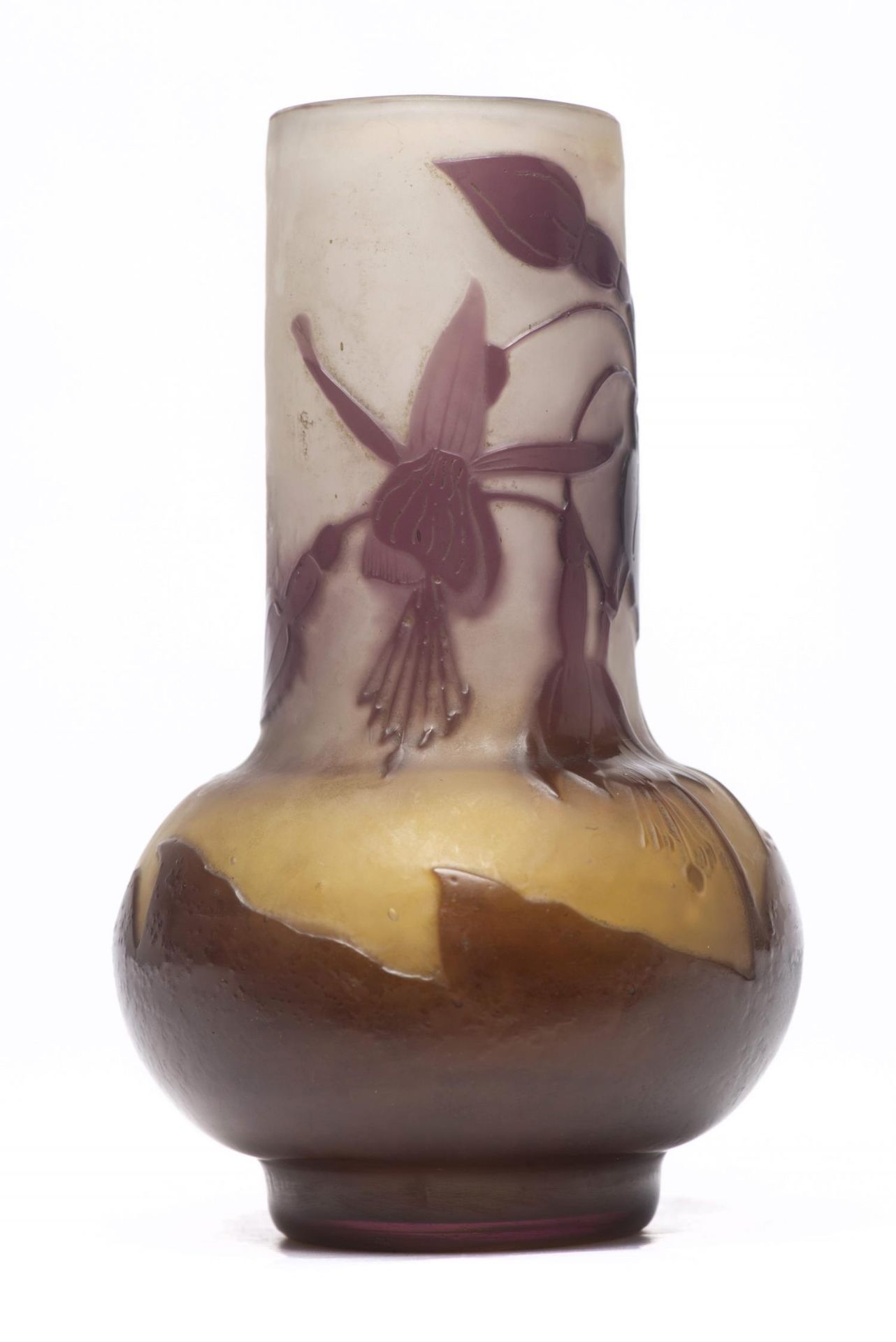 Emile Gallé (1846-1904), petit vase en verre multicouche à panse ronde et col droit - Bild 4 aus 5