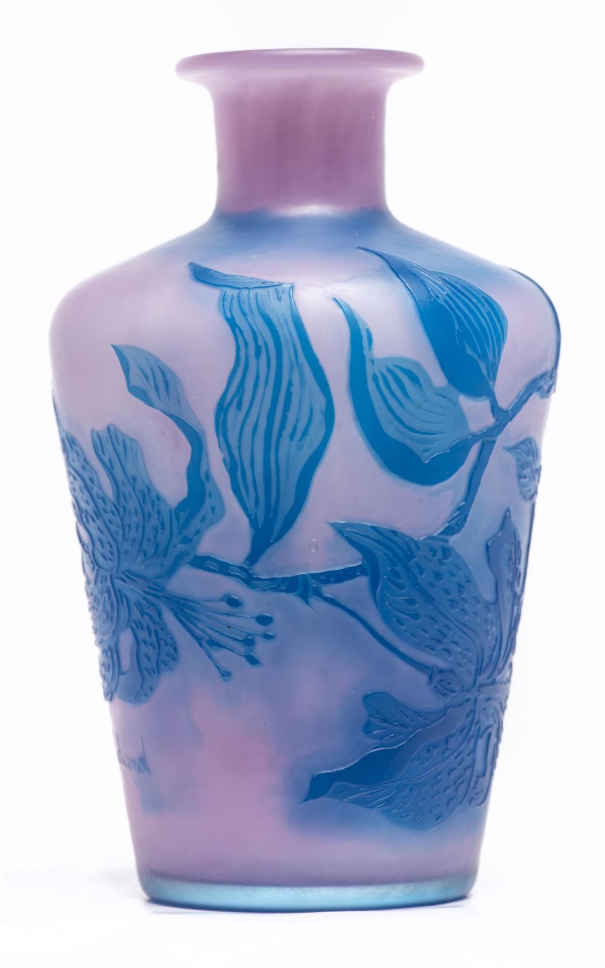 Richard BURGSTHAL (1884-1944), vase en verre multicouche à décor gravé à l'acide [...]