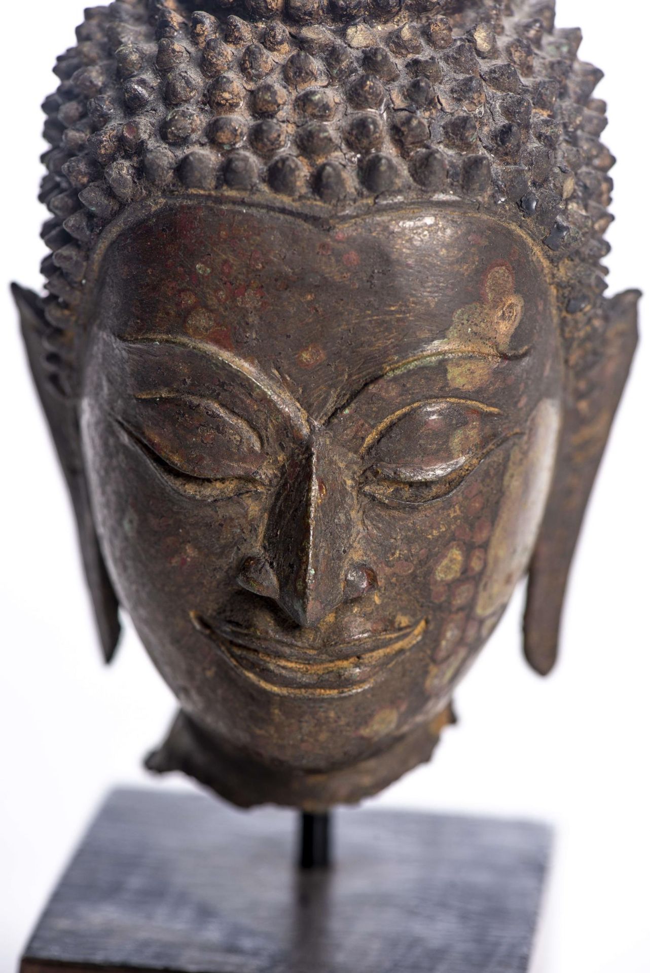 Tête de bouddha en bronze à patine brune de Thaïlande - Bild 4 aus 5