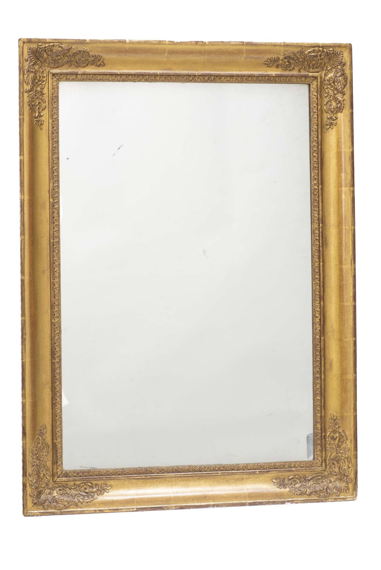 Miroir rectangulaire second Empire à cadre en bois et stuc doré