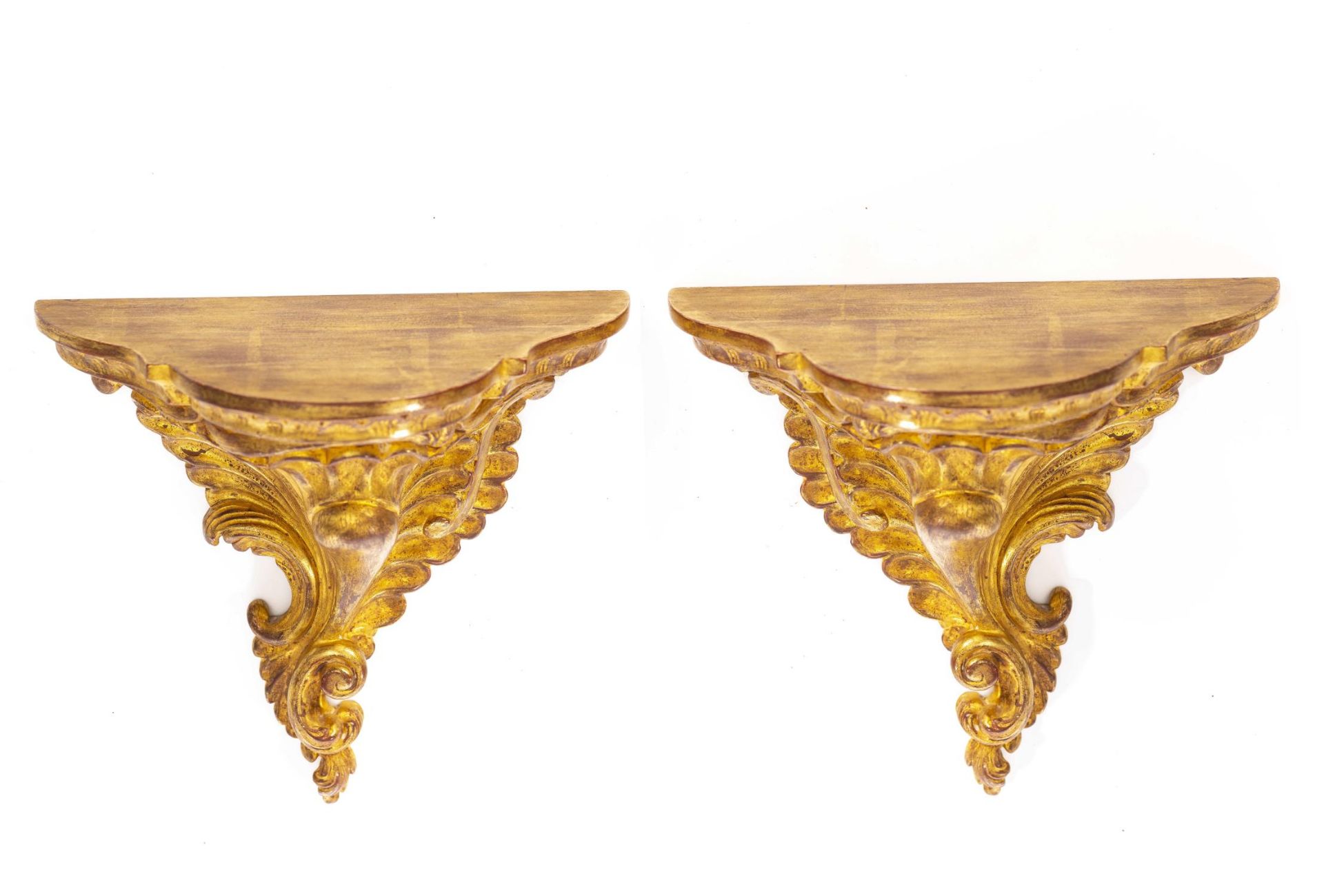 Paire de sellettes en bois doré de style baroque - Paire de sellettes en bois doré [...]