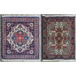 Deux petits tapis Keshan à décor de roses - Deux petits tapis Keshan à décor de [...]