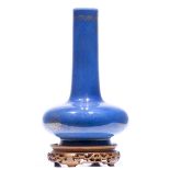 Vase à panse affaissée et long col en porcelaine de Chine - Vase à panse [...]