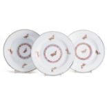 3 assiettes en porcelaine de Chine à décor intérieur de 5 carpes - 3 assiettes en [...]