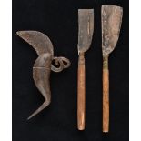 * Sailors Knives. An 18th century rigging / sail makers folding knife, the 7cm "sheepsfoot" blad ...