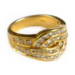 * Ring. An 18ct gold ring